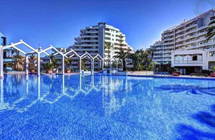 Benal Beach Suite, Parque Acuatico Y Vistas Al Mar بينالماذينا المظهر الخارجي الصورة